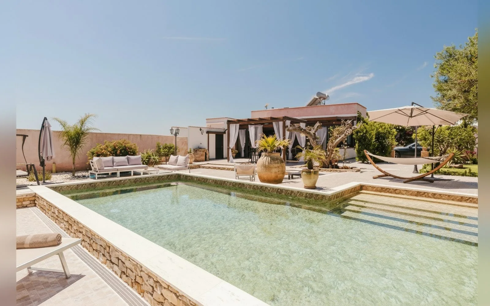 Le Giarre Villa Con Piscina, 