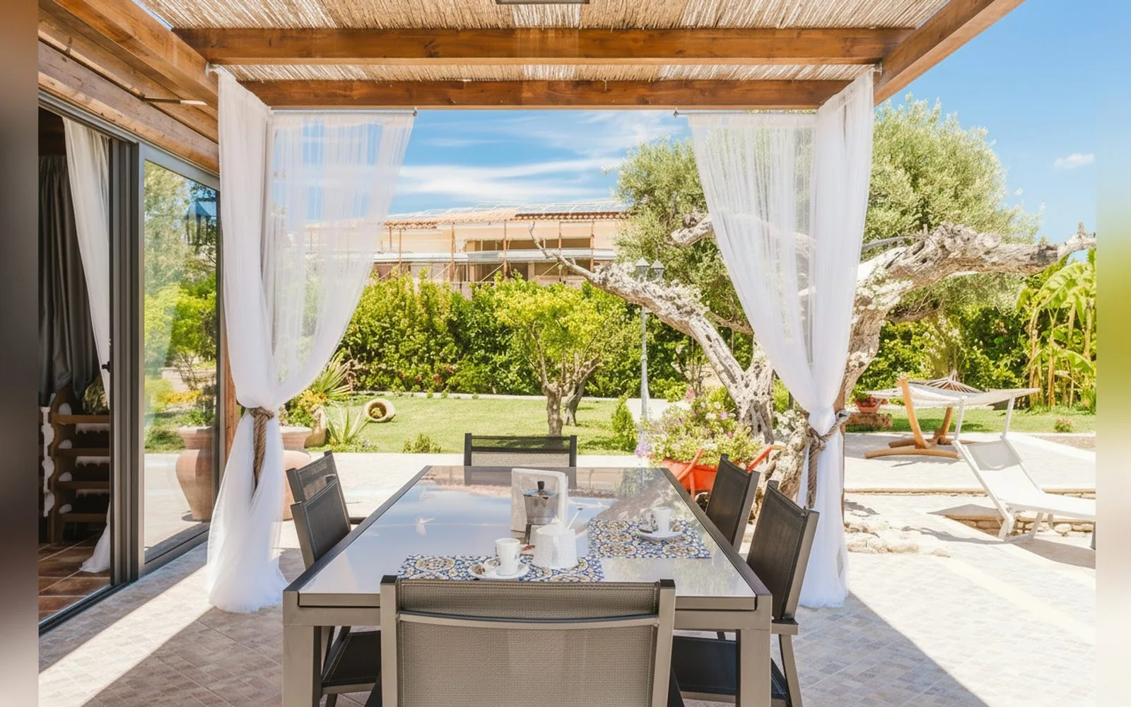 Le Giarre Villa Con Piscina, 